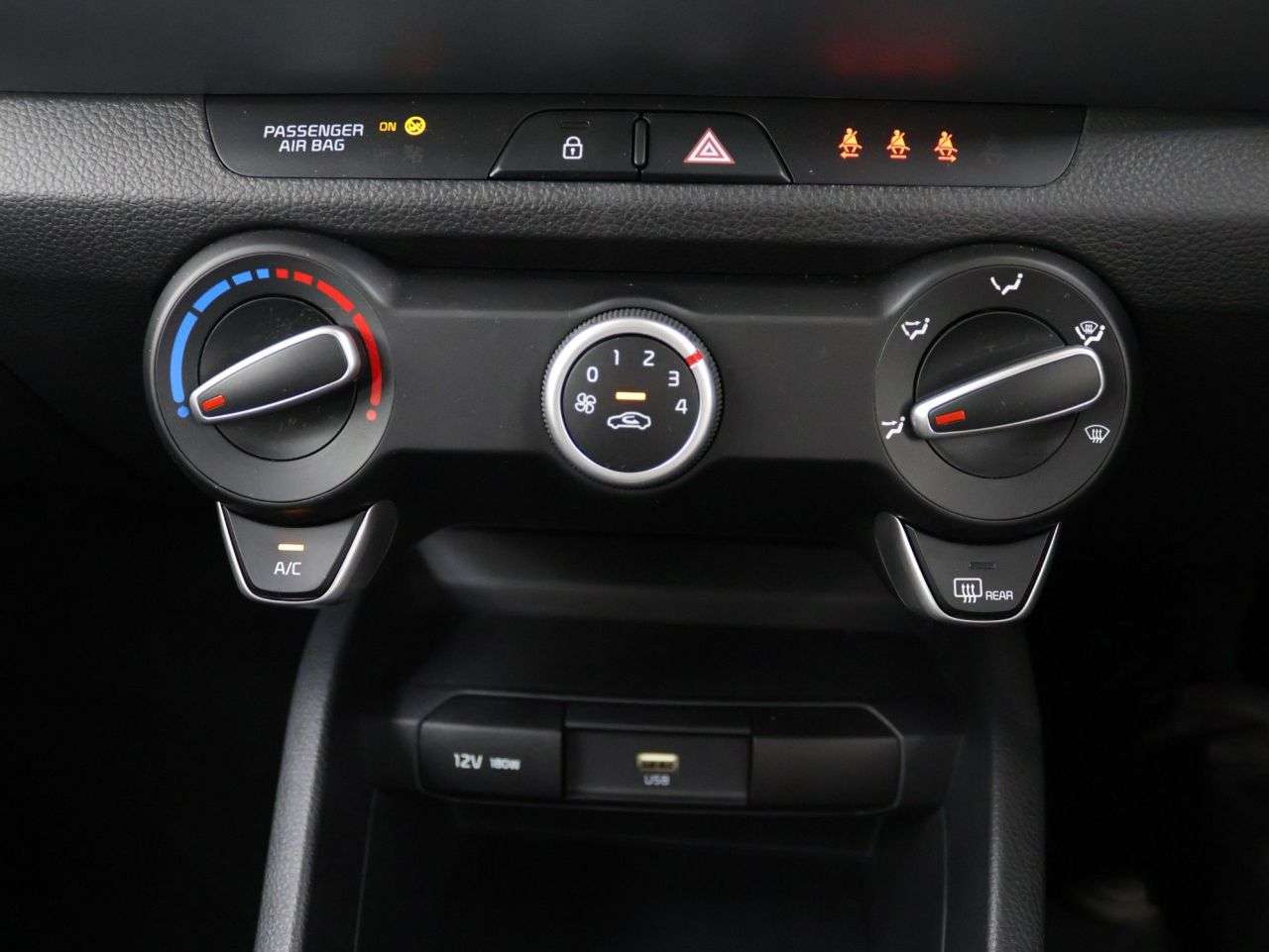 2023 KIA STONIC 2023 KIA STONIC
