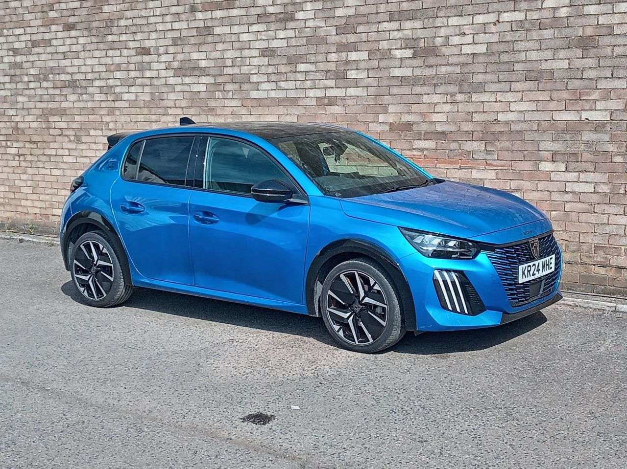 A 2024 PEUGEOT 208 1.2 GT Hatchback 5dr Petrol Hybrid e-DSC6 Euro 6 (s/s) (100 ps) A 2024 PEUGEOT 208 1.2 GT Hatchback 5dr Petrol Hybrid e-DSC6 Euro 6 (s/s) (100 ps)