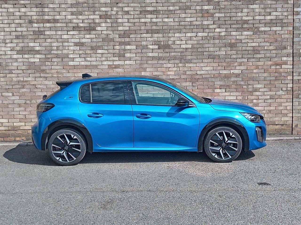 A 2024 PEUGEOT 208 1.2 GT Hatchback 5dr Petrol Hybrid e-DSC6 Euro 6 (s/s) (100 ps) A 2024 PEUGEOT 208 1.2 GT Hatchback 5dr Petrol Hybrid e-DSC6 Euro 6 (s/s) (100 ps)