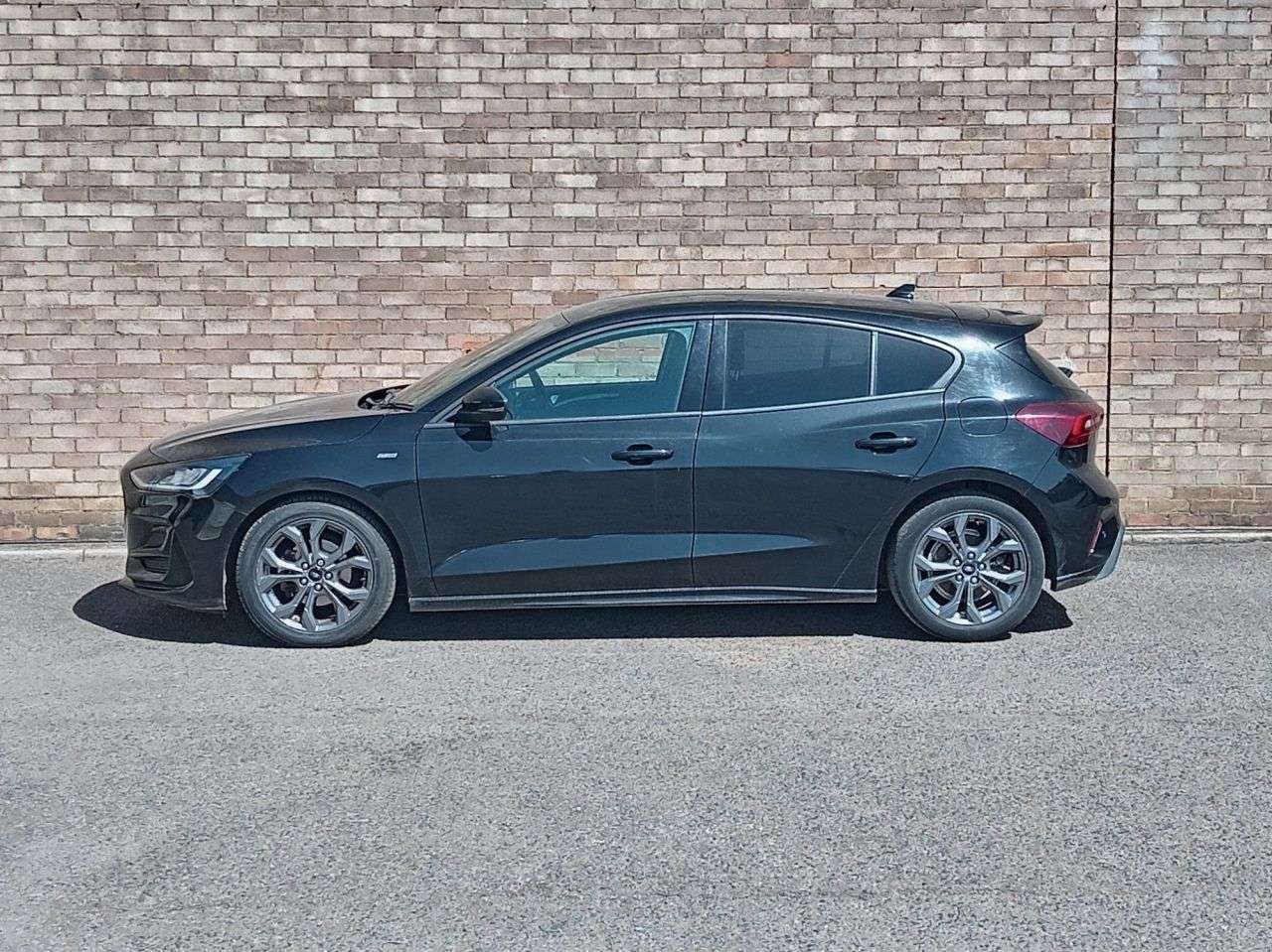 A 2024 FORD FOCUS 1.0T EcoBoost MHEV ST-Line Hatchback 5dr Petrol Hybrid Manual Euro 6 (s/s) A 2024 FORD FOCUS 1.0T EcoBoost MHEV ST-Line Hatchback 5dr Petrol Hybrid Manual Euro 6 (s/s)