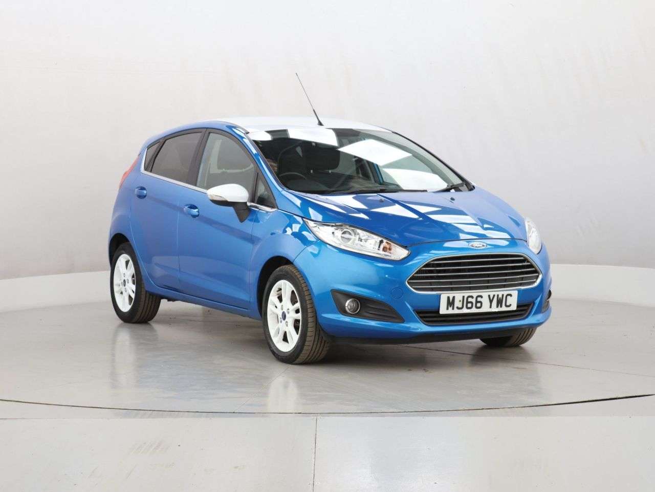 A 2016 FORD FIESTA 1.0T EcoBoost Zetec Blue Edition Hatchback 5dr Petrol Manual Euro 6 (s/s) ( A 2016 FORD FIESTA 1.0T EcoBoost Zetec Blue Edition Hatchback 5dr Petrol Manual Euro 6 (s/s) (