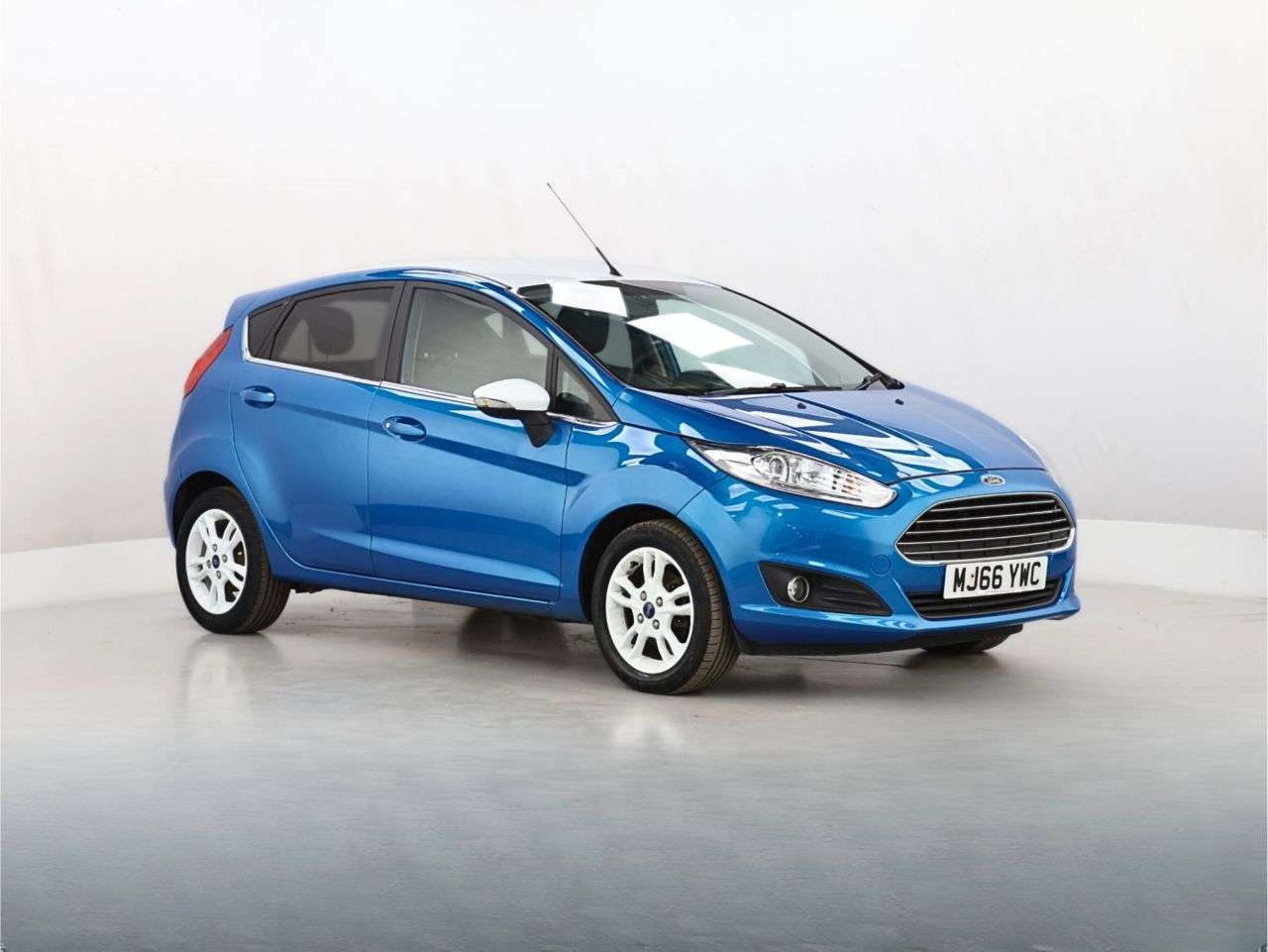 A 2016 FORD FIESTA 1.0T EcoBoost Zetec Blue Edition Hatchback 5dr Petrol Manual Euro 6 (s/s) ( A 2016 FORD FIESTA 1.0T EcoBoost Zetec Blue Edition Hatchback 5dr Petrol Manual Euro 6 (s/s) (