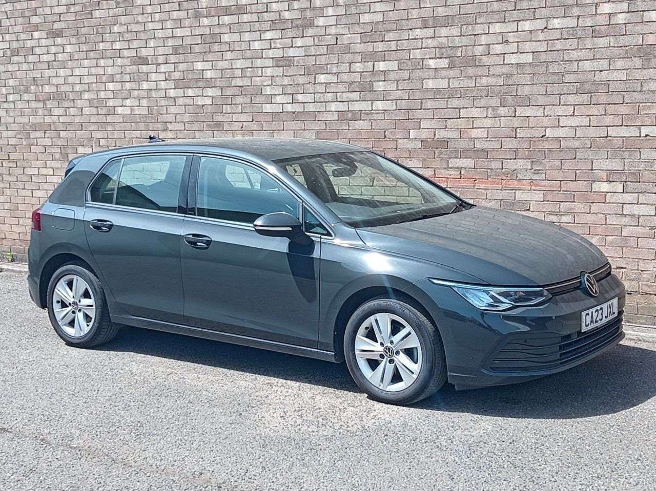 A 2023 VOLKSWAGEN GOLF 1.5 eTSI MHEV Life Hatchback 5dr Petrol Hybrid DSG Euro 6 (s/s) (150 ps) A 2023 VOLKSWAGEN GOLF 1.5 eTSI MHEV Life Hatchback 5dr Petrol Hybrid DSG Euro 6 (s/s) (150 ps)