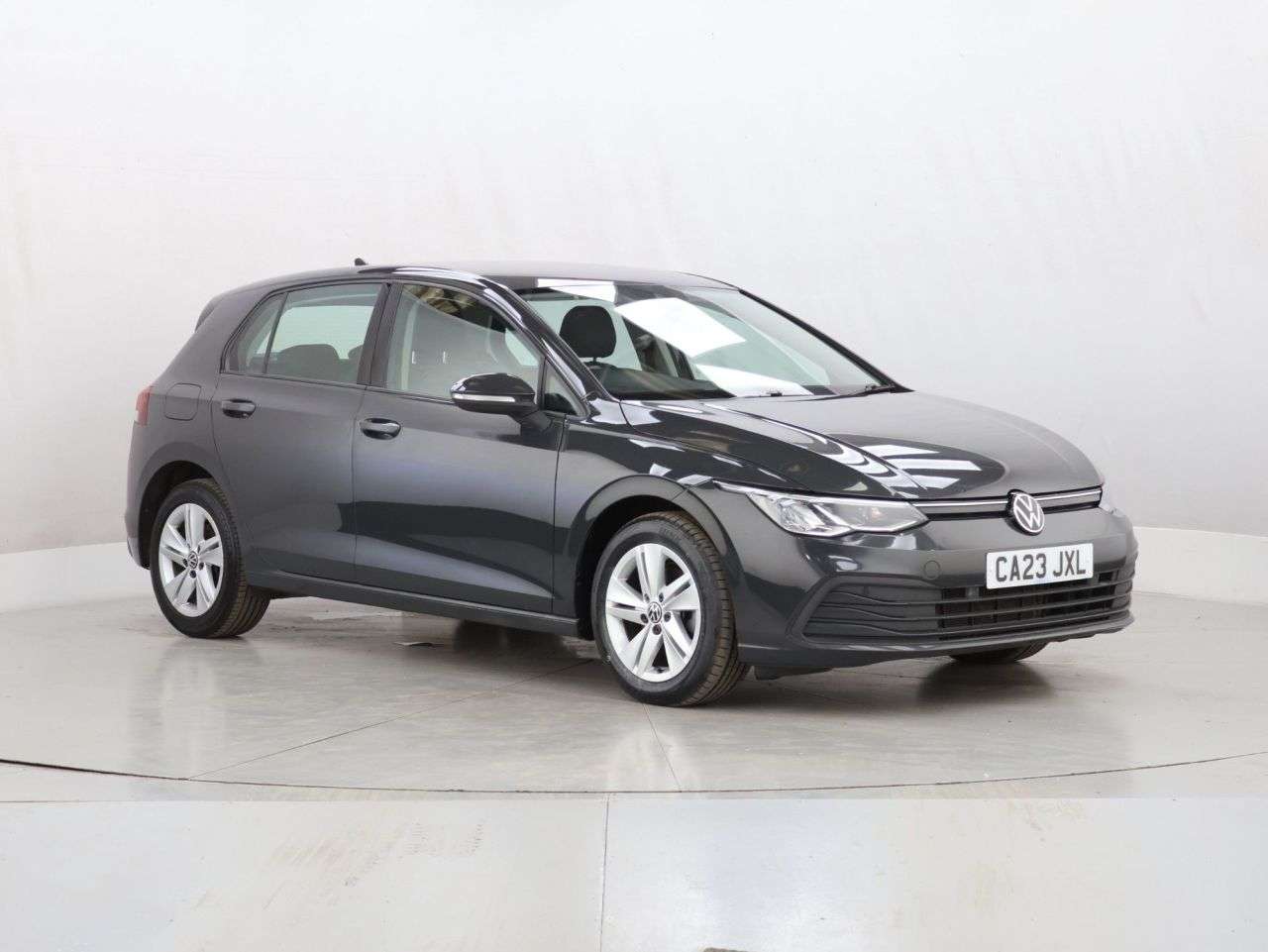 A 2023 VOLKSWAGEN GOLF 1.5 eTSI MHEV Life Hatchback 5dr Petrol Hybrid DSG Euro 6 (s/s) (150 ps) A 2023 VOLKSWAGEN GOLF 1.5 eTSI MHEV Life Hatchback 5dr Petrol Hybrid DSG Euro 6 (s/s) (150 ps)