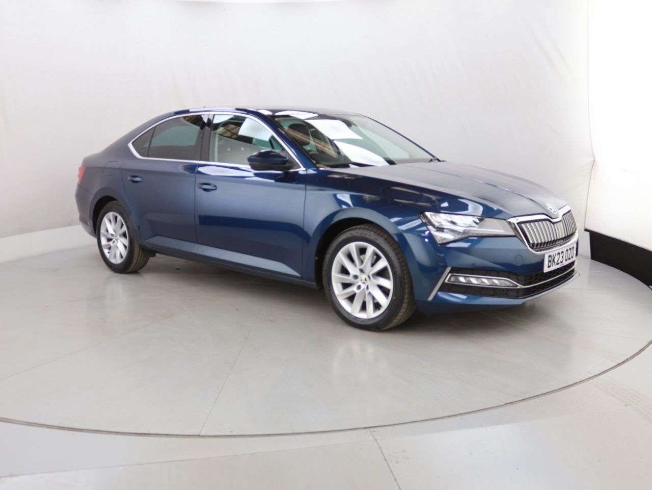 A 2023 SKODA SUPERB 1.4 TSI iV 13kWh SE Technology Hatchback 5dr Petrol Plug-in Hybrid DSG Euro A 2023 SKODA SUPERB 1.4 TSI iV 13kWh SE Technology Hatchback 5dr Petrol Plug-in Hybrid DSG Euro