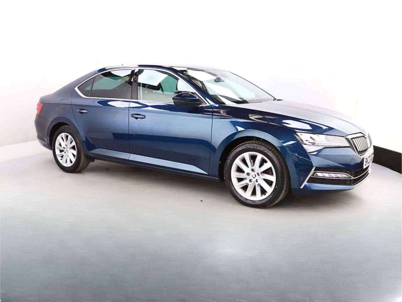 A 2023 SKODA SUPERB 1.4 TSI iV 13kWh SE Technology Hatchback 5dr Petrol Plug-in Hybrid DSG Euro A 2023 SKODA SUPERB 1.4 TSI iV 13kWh SE Technology Hatchback 5dr Petrol Plug-in Hybrid DSG Euro