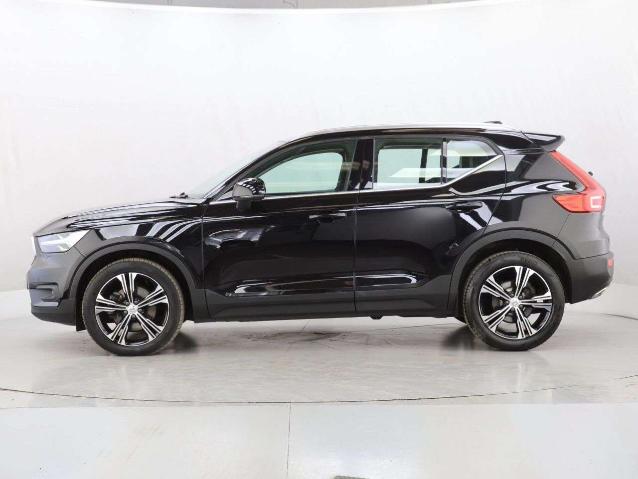 2019 VOLVO XC40 2019 VOLVO XC40
