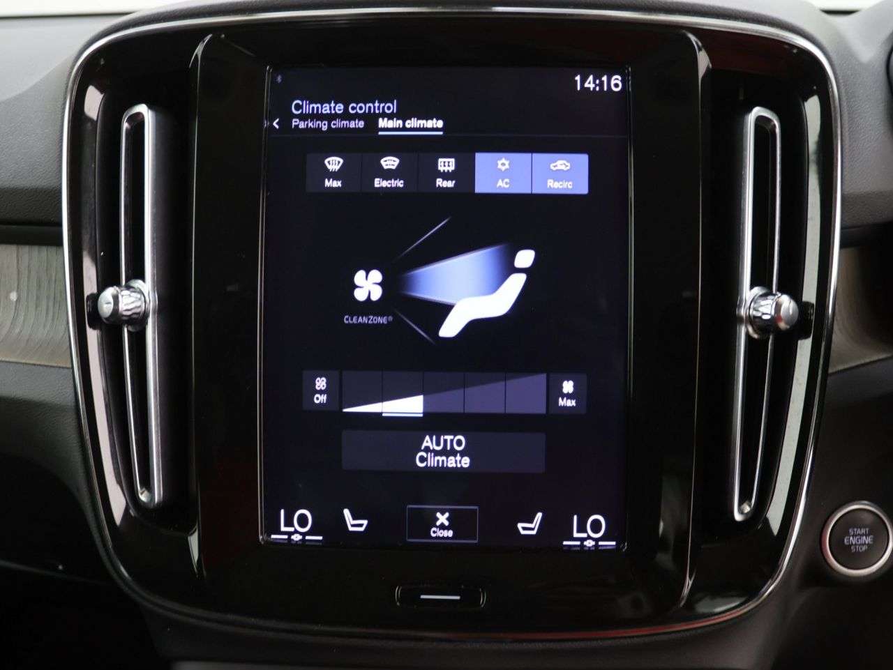 2019 VOLVO XC40 2019 VOLVO XC40