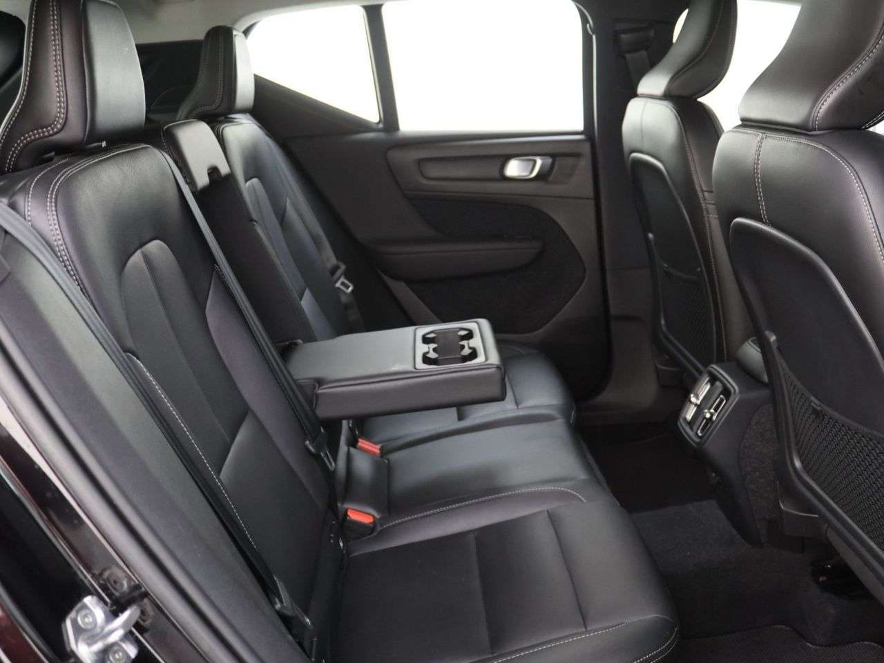 2019 VOLVO XC40 2019 VOLVO XC40