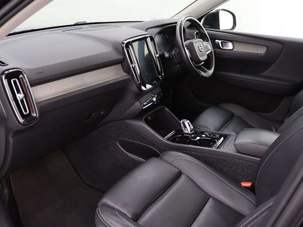 2019 VOLVO XC40 2019 VOLVO XC40