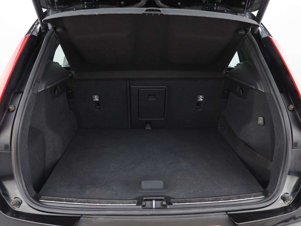 2019 VOLVO XC40 2019 VOLVO XC40