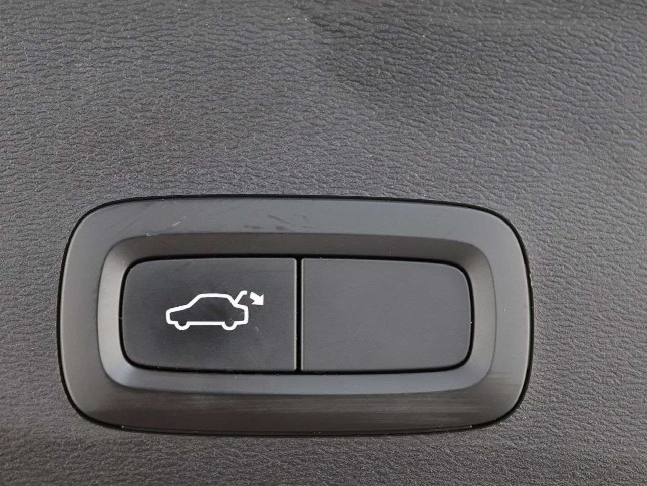 2019 VOLVO XC40 2019 VOLVO XC40