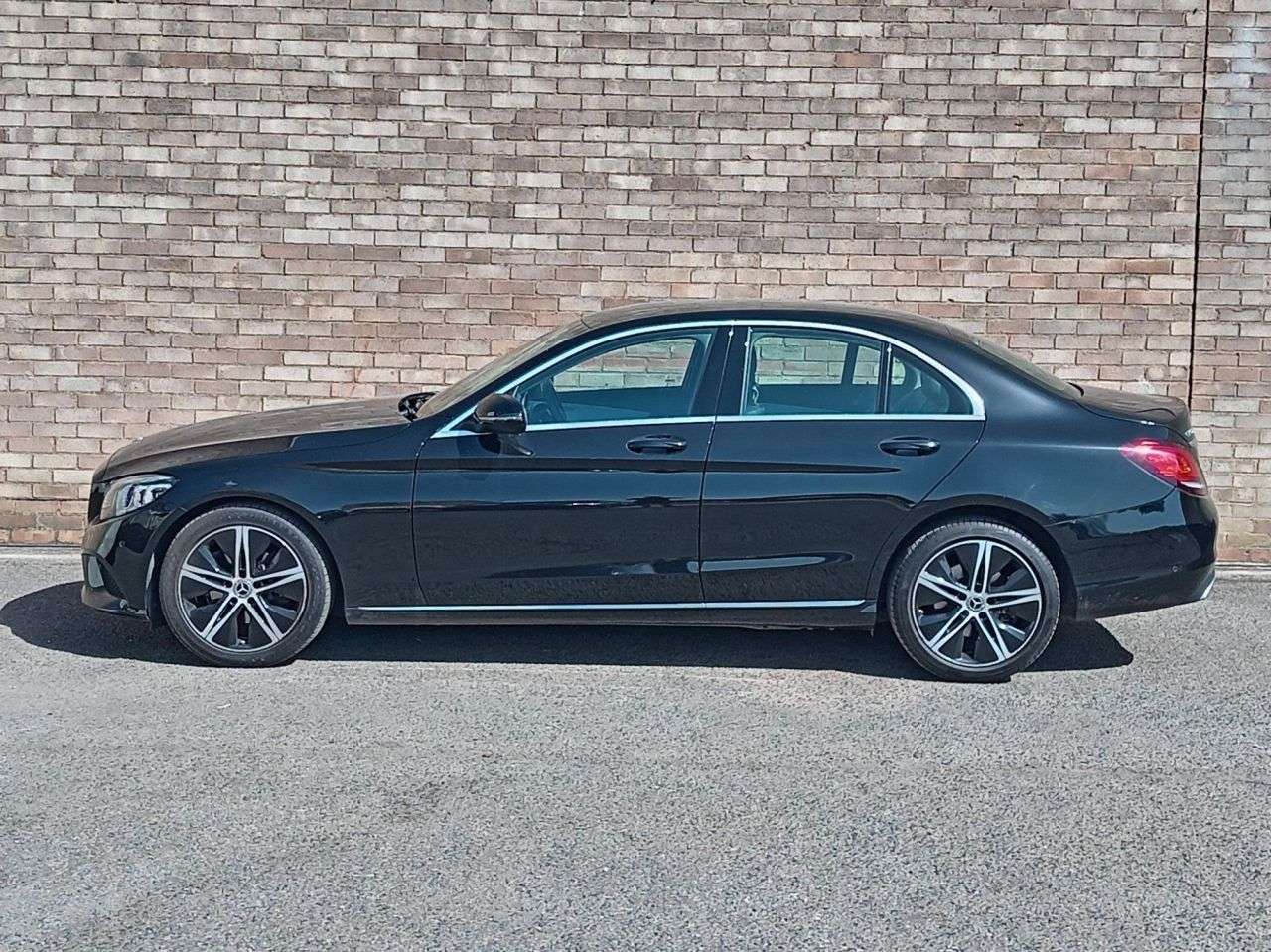 A 2020 MERCEDES-BENZ C CLASS 1.5 C200 MHEV EQ Boost Sport Saloon 4dr Petrol G-Tronic+ Euro 6 (s/s) (198 A 2020 MERCEDES-BENZ C CLASS 1.5 C200 MHEV EQ Boost Sport Saloon 4dr Petrol G-Tronic+ Euro 6 (s/s) (198