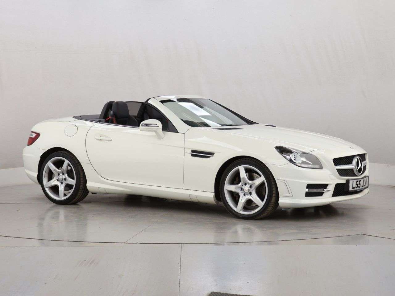 A 2012 MERCEDES-BENZ SLK 2.1 SLK250 CDI BlueEfficiency AMG Sport Convertible 2dr Diesel G-Tronic+ Eu A 2012 MERCEDES-BENZ SLK 2.1 SLK250 CDI BlueEfficiency AMG Sport Convertible 2dr Diesel G-Tronic+ Eu
