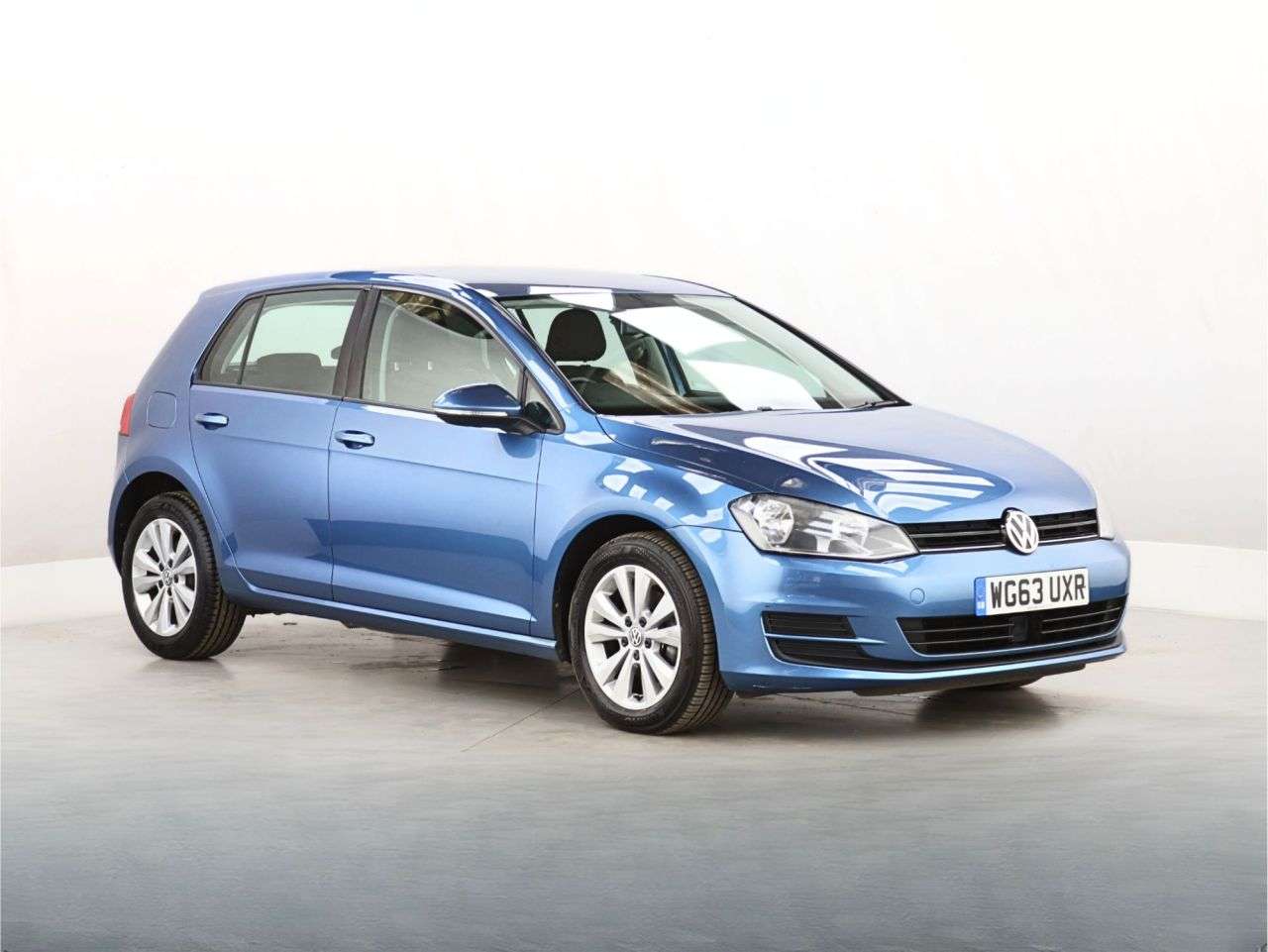 A 2013 VOLKSWAGEN GOLF 1.6 TDI BlueMotion Tech SE Hatchback 5dr Diesel Manual Euro 5 (s/s) (105 ps A 2013 VOLKSWAGEN GOLF 1.6 TDI BlueMotion Tech SE Hatchback 5dr Diesel Manual Euro 5 (s/s) (105 ps