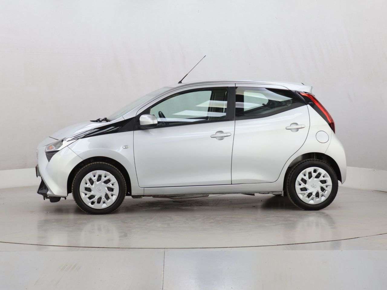 2021 TOYOTA AYGO 2021 TOYOTA AYGO