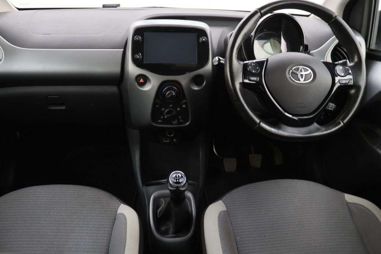 2021 TOYOTA AYGO 2021 TOYOTA AYGO