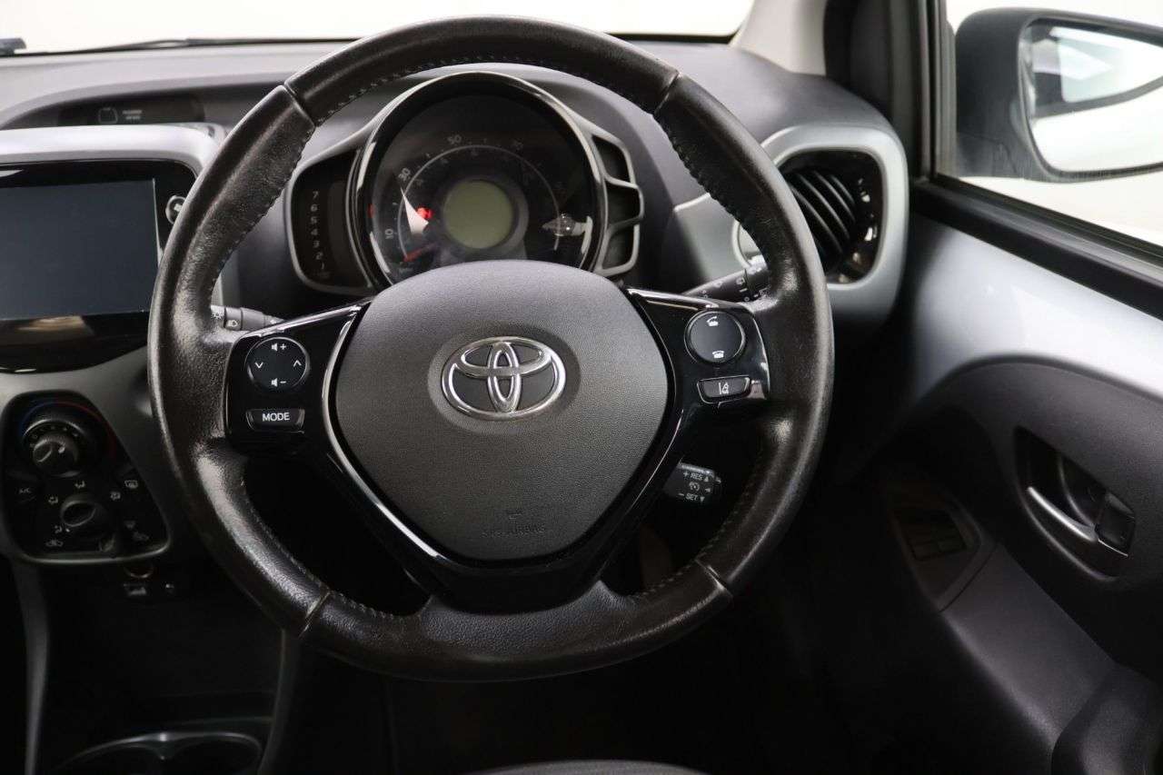 2021 TOYOTA AYGO 2021 TOYOTA AYGO