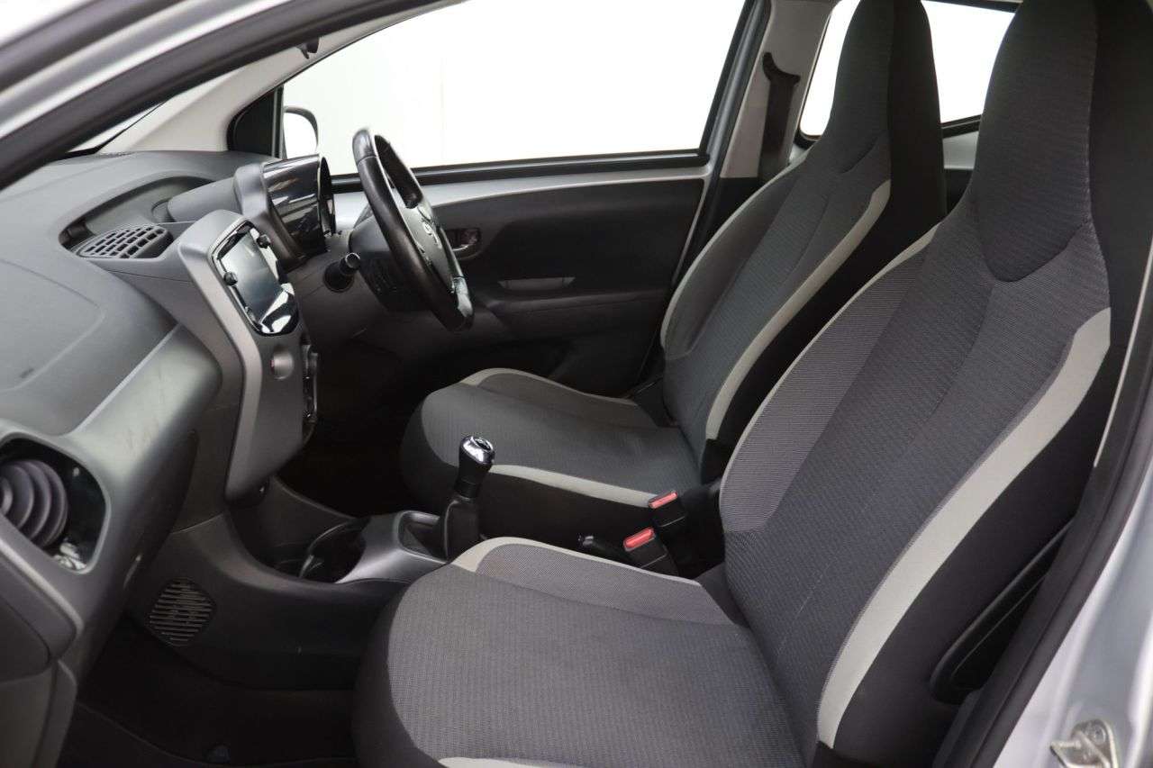 2021 TOYOTA AYGO 2021 TOYOTA AYGO