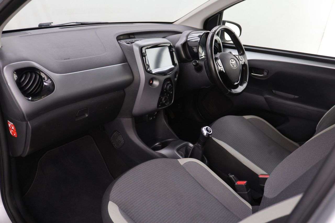 2021 TOYOTA AYGO 2021 TOYOTA AYGO