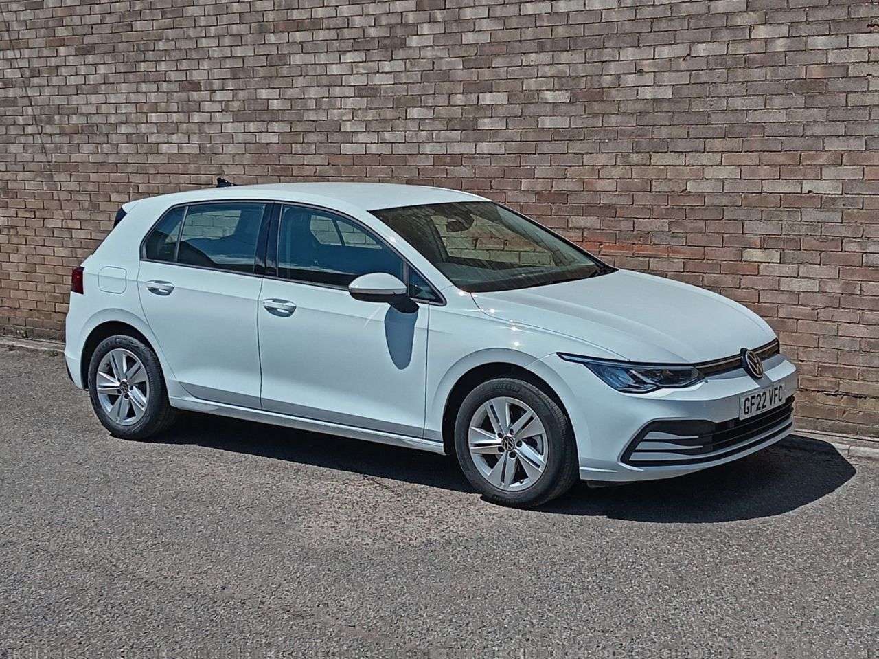 A 2022 VOLKSWAGEN GOLF 1.0 TSI Life Hatchback 5dr Petrol Manual Euro 6 (s/s) (110 ps) A 2022 VOLKSWAGEN GOLF 1.0 TSI Life Hatchback 5dr Petrol Manual Euro 6 (s/s) (110 ps)