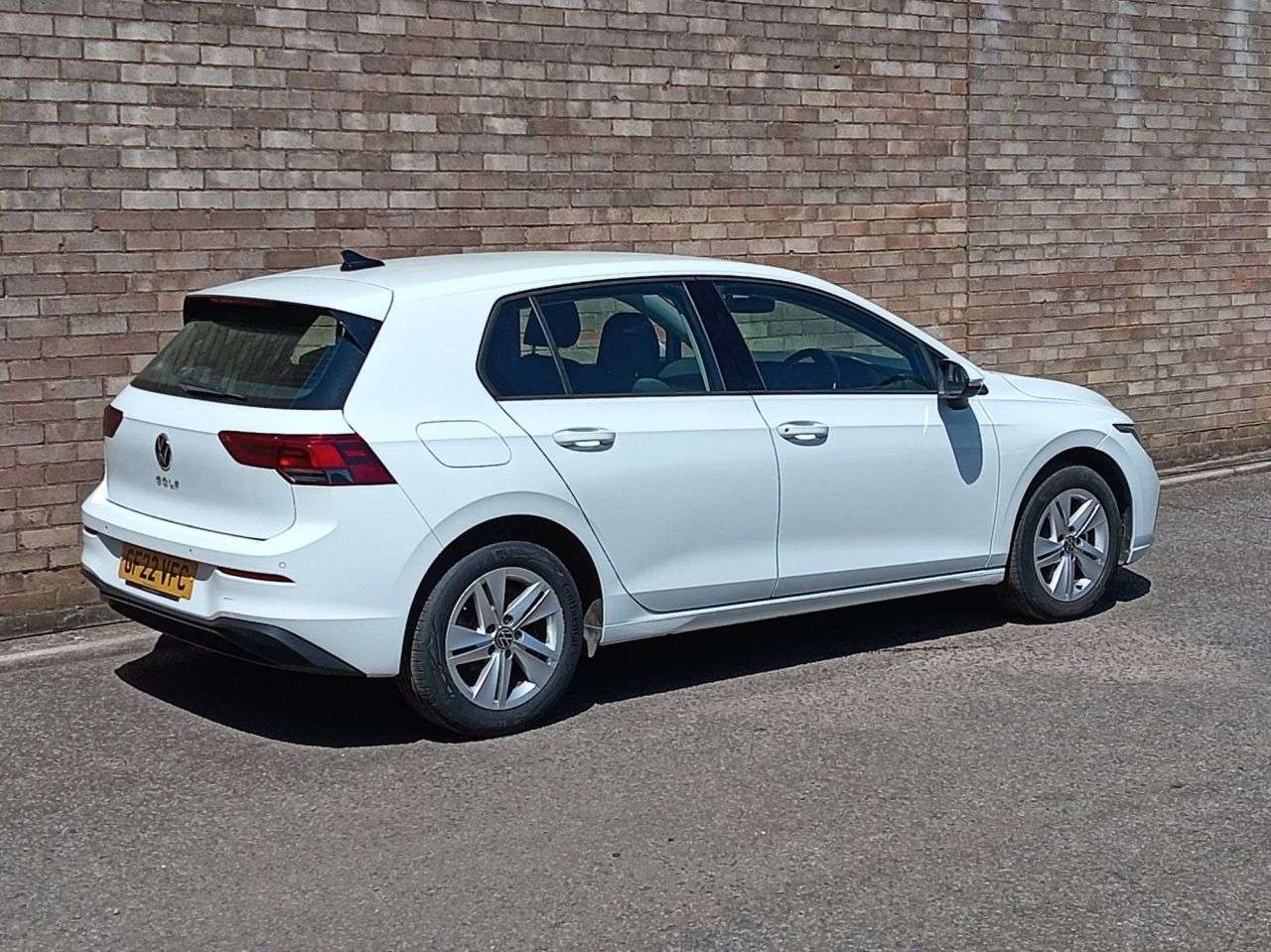 A 2022 VOLKSWAGEN GOLF 1.0 TSI Life Hatchback 5dr Petrol Manual Euro 6 (s/s) (110 ps) A 2022 VOLKSWAGEN GOLF 1.0 TSI Life Hatchback 5dr Petrol Manual Euro 6 (s/s) (110 ps)