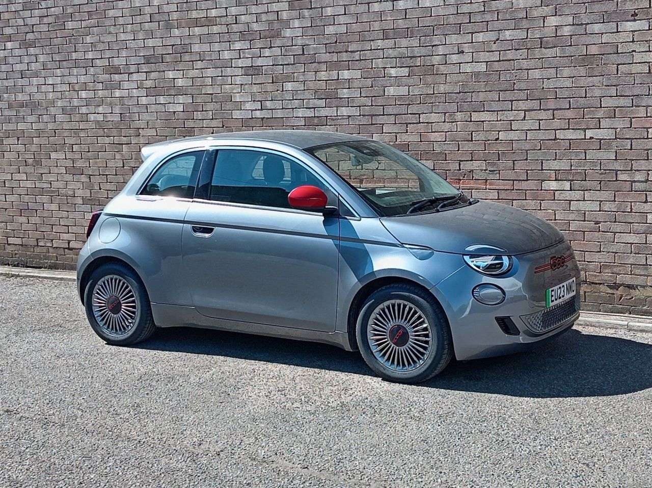 A 2023 FIAT 500E 24kWh RED Hatchback 3dr Electric Auto (95 ps) A 2023 FIAT 500E 24kWh RED Hatchback 3dr Electric Auto (95 ps)
