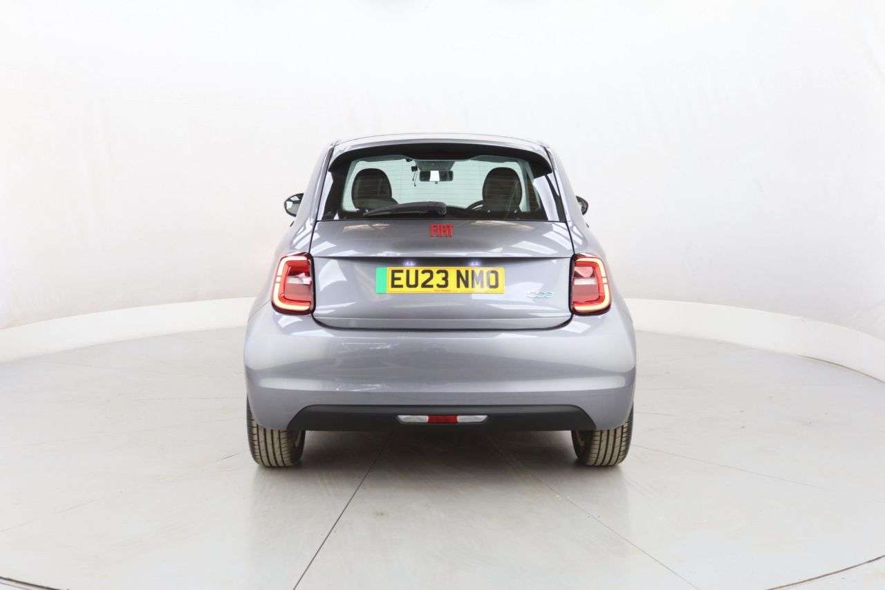 A 2023 FIAT 500E 24kWh RED Hatchback 3dr Electric Auto (95 ps) A 2023 FIAT 500E 24kWh RED Hatchback 3dr Electric Auto (95 ps)