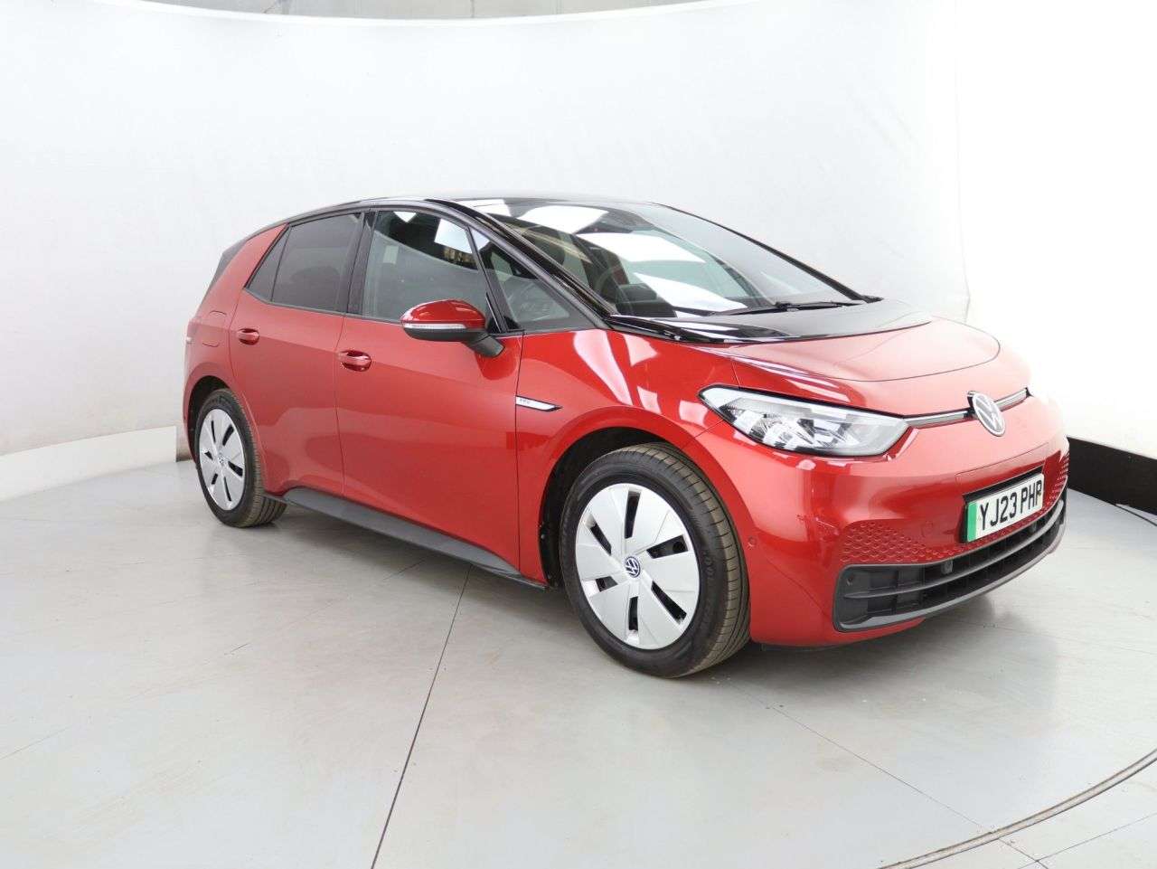 A 2023 VOLKSWAGEN ID3 Pro Performance 58kWh Life Hatchback 5dr Electric Auto (204 ps) A 2023 VOLKSWAGEN ID3 Pro Performance 58kWh Life Hatchback 5dr Electric Auto (204 ps)