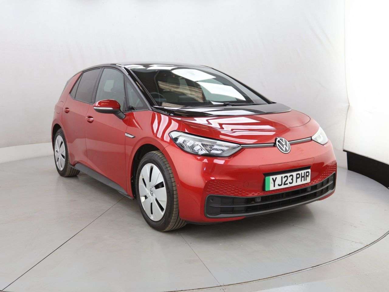 A 2023 VOLKSWAGEN ID3 Pro Performance 58kWh Life Hatchback 5dr Electric Auto (204 ps) A 2023 VOLKSWAGEN ID3 Pro Performance 58kWh Life Hatchback 5dr Electric Auto (204 ps)