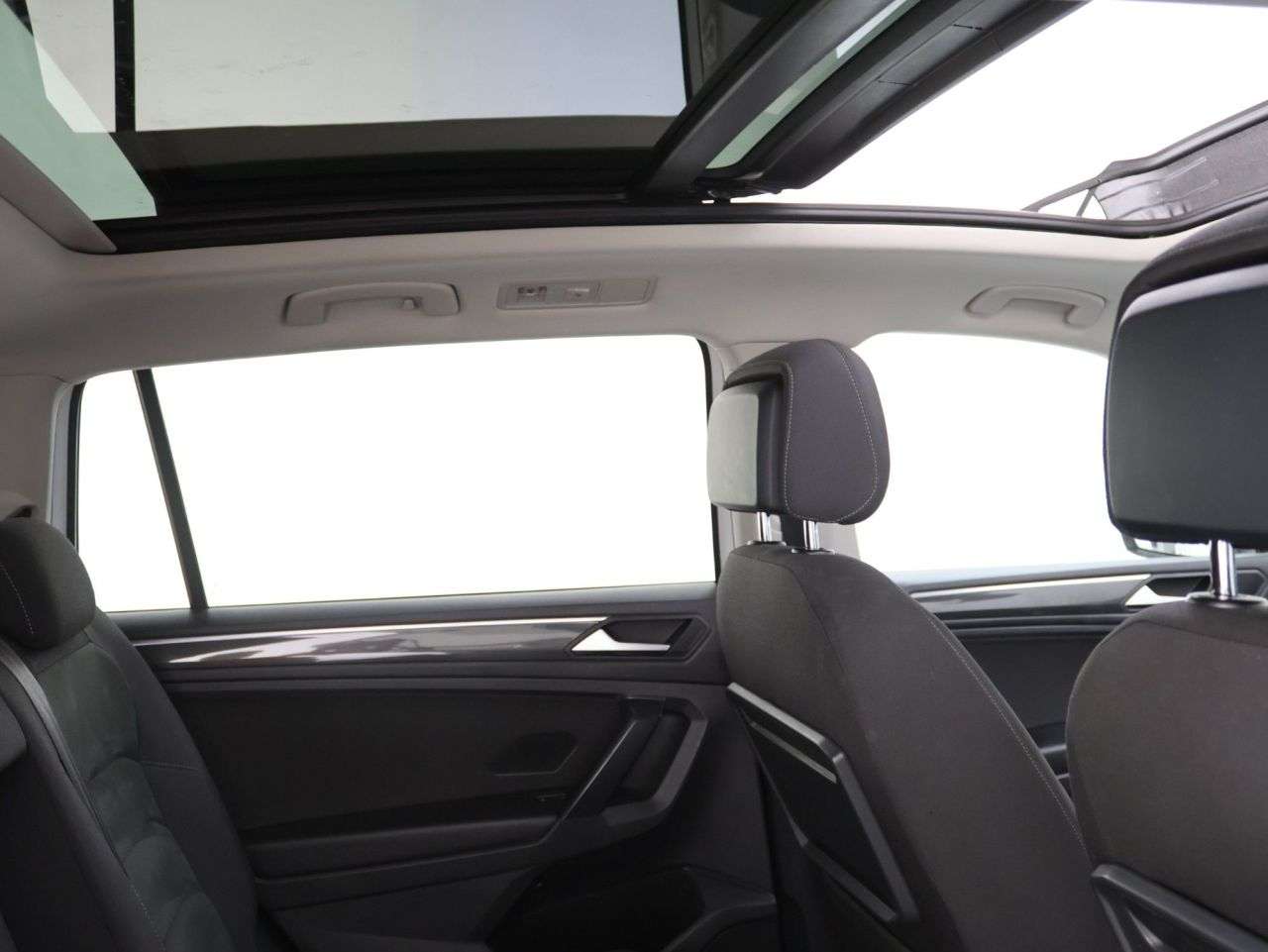 A 2021 VOLKSWAGEN TIGUAN ALLSPACE 1.5 TSI EVO SEL SUV 5dr Petrol DSG Euro 6 (s/s) (150 ps) A 2021 VOLKSWAGEN TIGUAN ALLSPACE 1.5 TSI EVO SEL SUV 5dr Petrol DSG Euro 6 (s/s) (150 ps)
