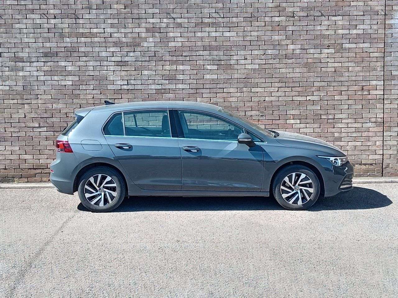 A 2022 VOLKSWAGEN GOLF 1.4 TSI 13kWh Style Hatchback 5dr Petrol Plug-in Hybrid DSG Euro 6 (s/s) (2 A 2022 VOLKSWAGEN GOLF 1.4 TSI 13kWh Style Hatchback 5dr Petrol Plug-in Hybrid DSG Euro 6 (s/s) (2