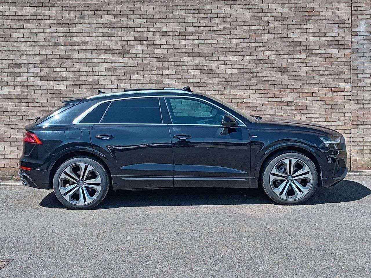 A 2019 AUDI Q8 3.0 TDI V6 50 S line SUV 5dr Diesel Tiptronic quattro Euro 6 (s/s) (286 ps) A 2019 AUDI Q8 3.0 TDI V6 50 S line SUV 5dr Diesel Tiptronic quattro Euro 6 (s/s) (286 ps)