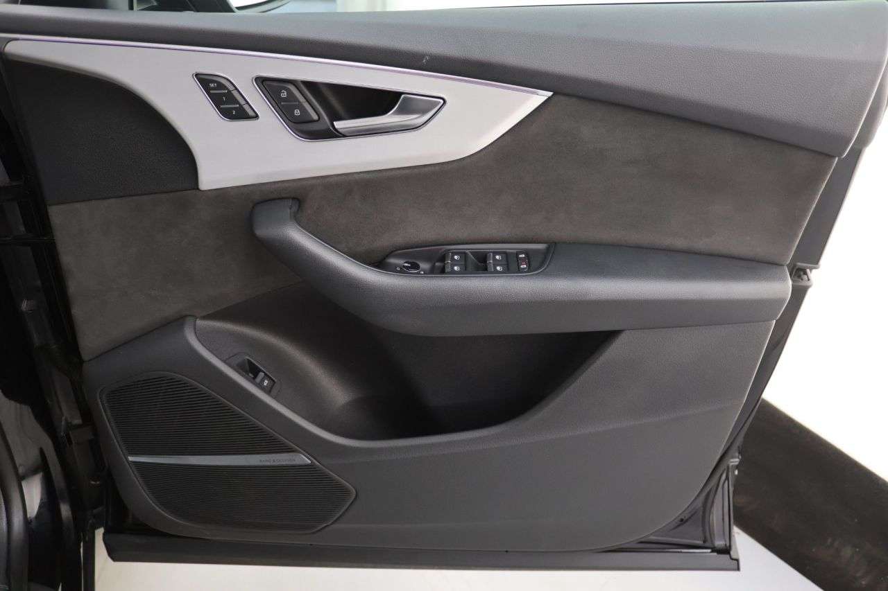 2019 AUDI Q8 2019 AUDI Q8