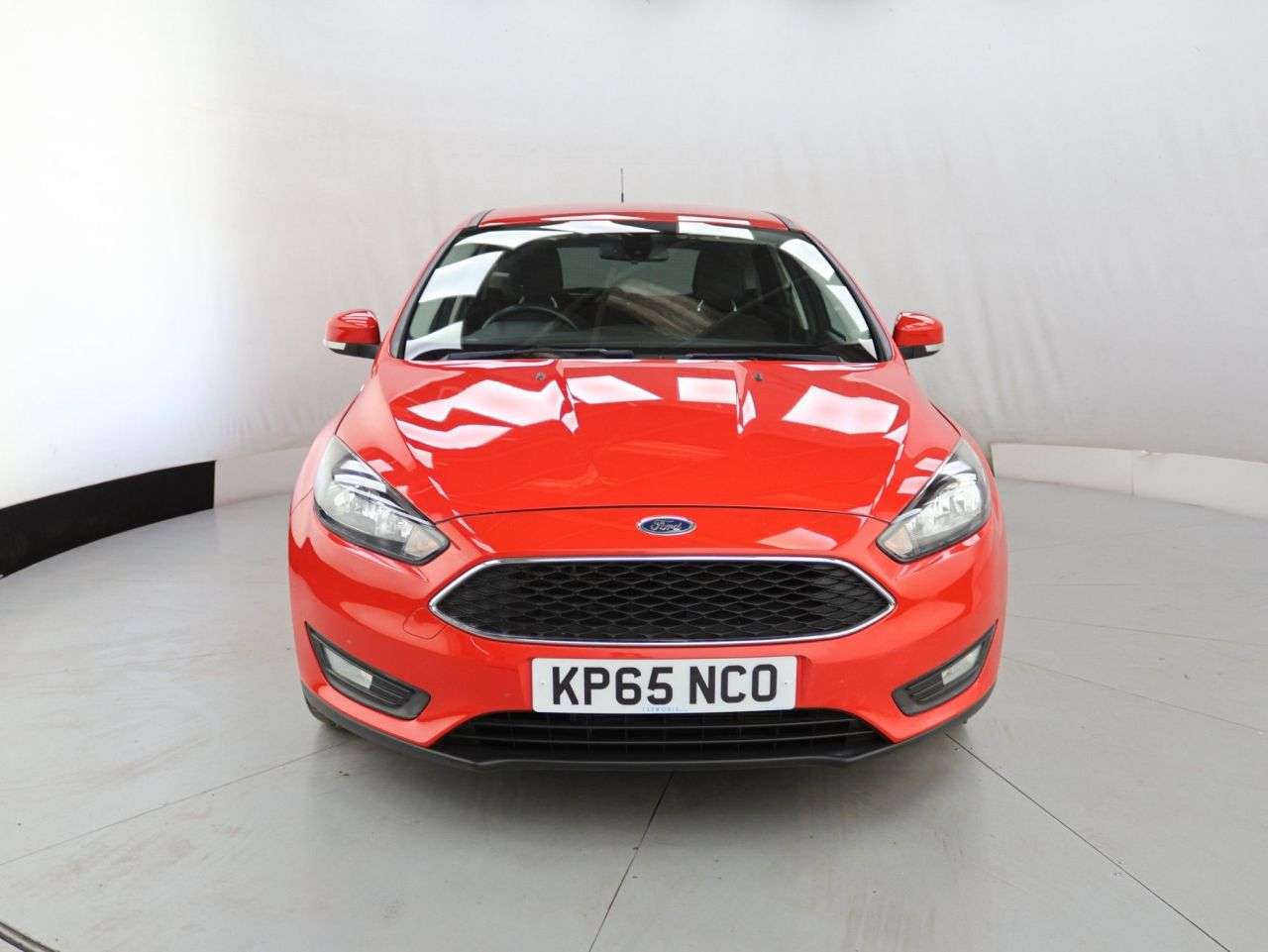 A 2015 FORD FOCUS 1.0T EcoBoost Zetec Hatchback 5dr Petrol Manual Euro 6 (s/s) (125 ps) Hatch A 2015 FORD FOCUS 1.0T EcoBoost Zetec Hatchback 5dr Petrol Manual Euro 6 (s/s) (125 ps) Hatch