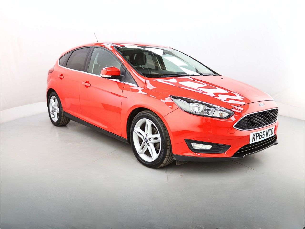 A 2015 FORD FOCUS 1.0T EcoBoost Zetec Hatchback 5dr Petrol Manual Euro 6 (s/s) (125 ps) Hatch A 2015 FORD FOCUS 1.0T EcoBoost Zetec Hatchback 5dr Petrol Manual Euro 6 (s/s) (125 ps) Hatch