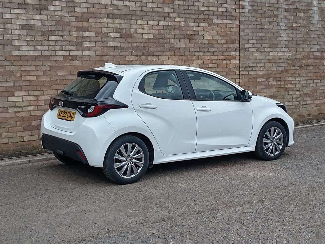 A 2023 TOYOTA YARIS 1.5 VVT-h Icon Hatchback 5dr Petrol Hybrid E-CVT Euro 6 (s/s) (116 ps) A 2023 TOYOTA YARIS 1.5 VVT-h Icon Hatchback 5dr Petrol Hybrid E-CVT Euro 6 (s/s) (116 ps)