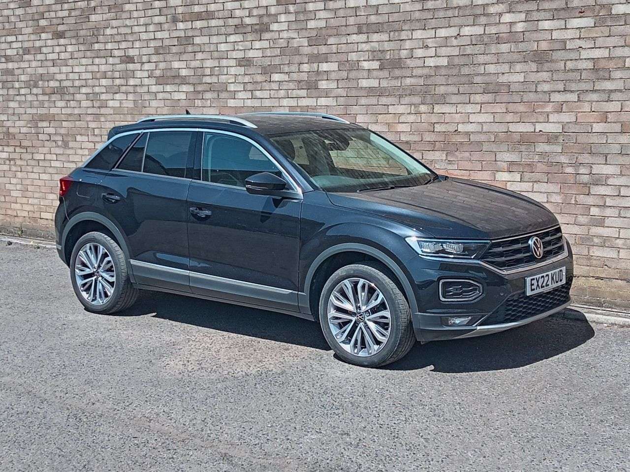 A 2022 VOLKSWAGEN T-ROC 1.5 TSI GPF EVO SEL SUV 5dr Petrol DSG Euro 6 (s/s) (150 ps) A 2022 VOLKSWAGEN T-ROC 1.5 TSI GPF EVO SEL SUV 5dr Petrol DSG Euro 6 (s/s) (150 ps)