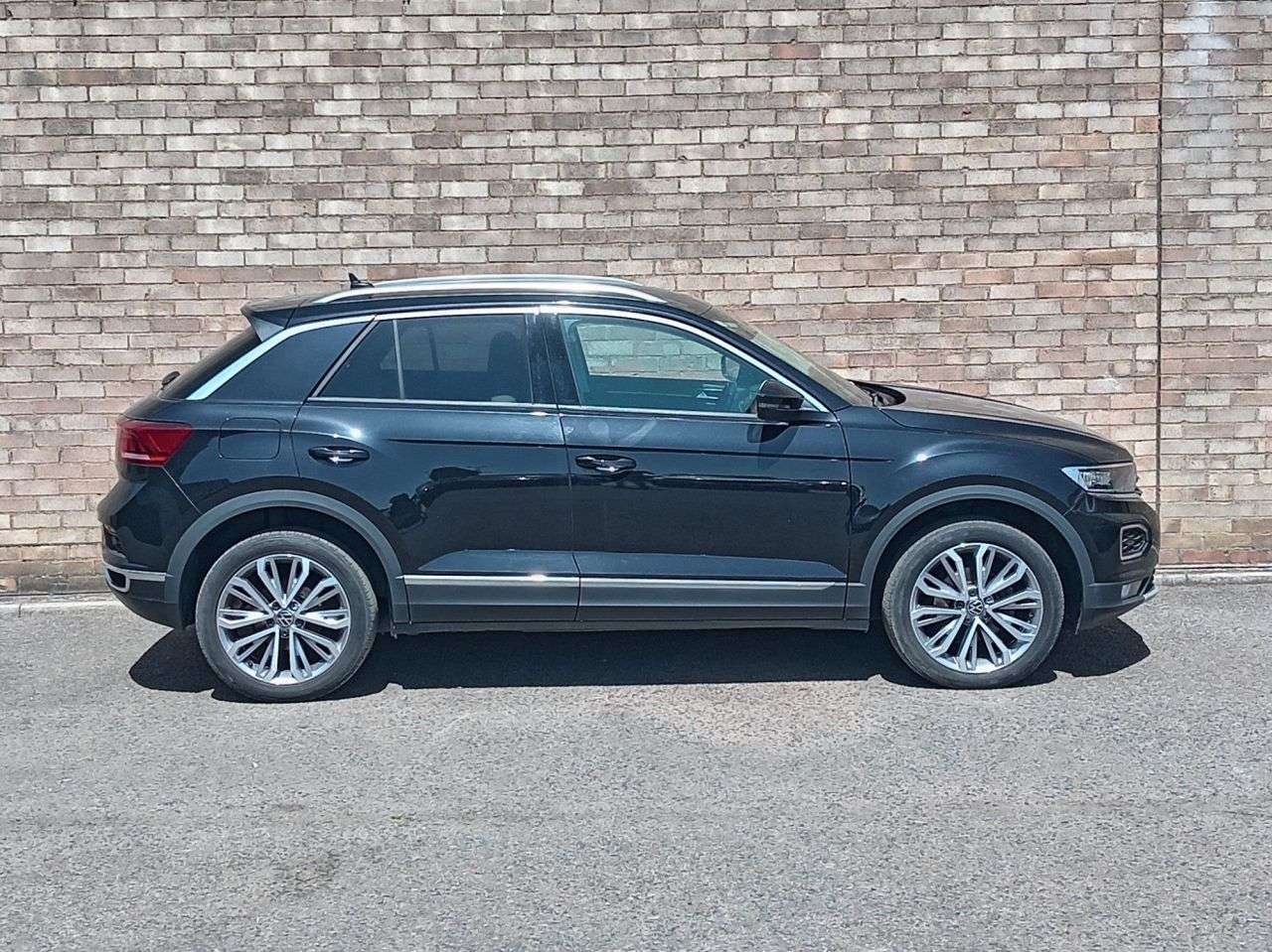 A 2022 VOLKSWAGEN T-ROC 1.5 TSI GPF EVO SEL SUV 5dr Petrol DSG Euro 6 (s/s) (150 ps) A 2022 VOLKSWAGEN T-ROC 1.5 TSI GPF EVO SEL SUV 5dr Petrol DSG Euro 6 (s/s) (150 ps)