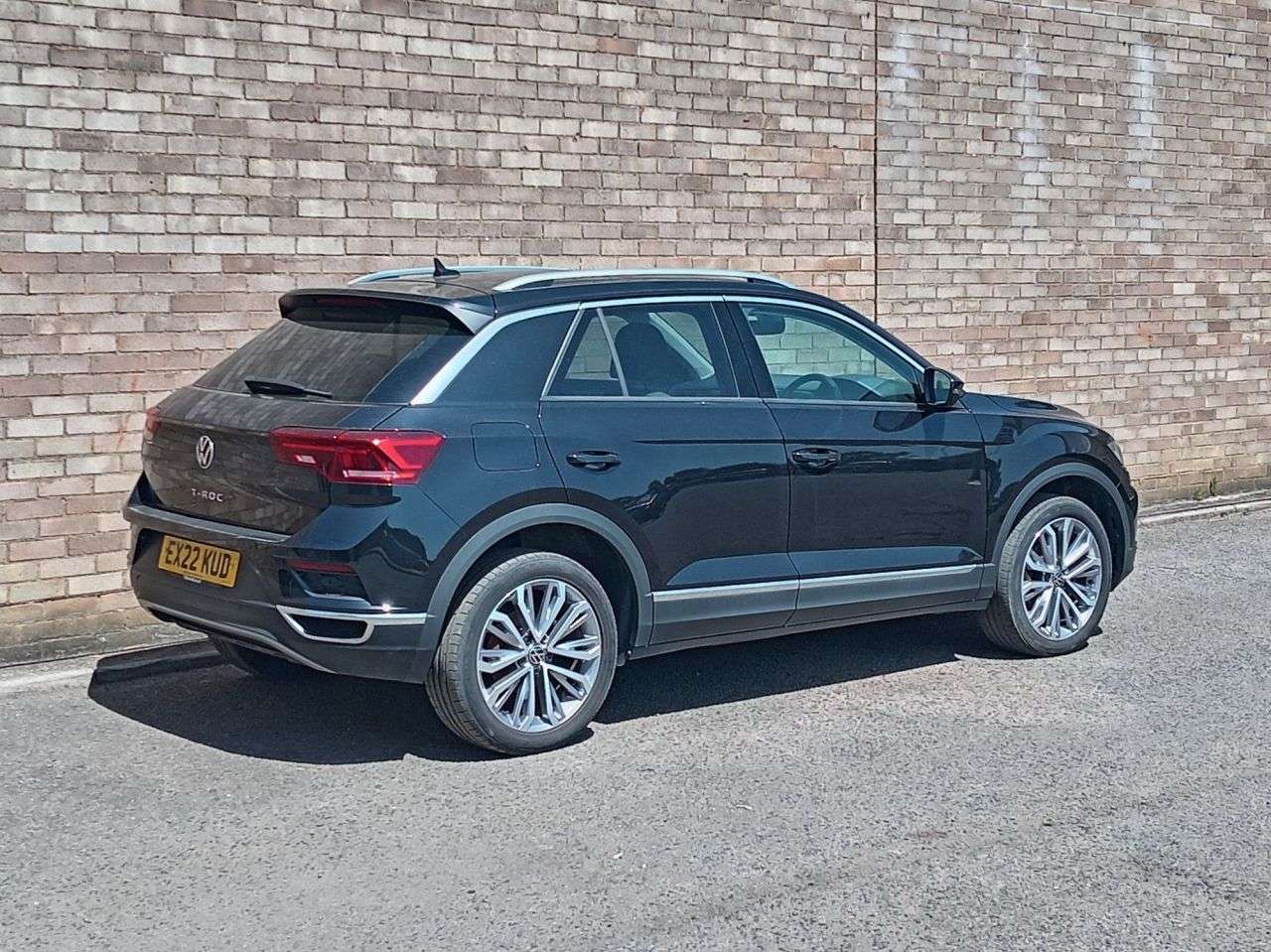 A 2022 VOLKSWAGEN T-ROC 1.5 TSI GPF EVO SEL SUV 5dr Petrol DSG Euro 6 (s/s) (150 ps) A 2022 VOLKSWAGEN T-ROC 1.5 TSI GPF EVO SEL SUV 5dr Petrol DSG Euro 6 (s/s) (150 ps)