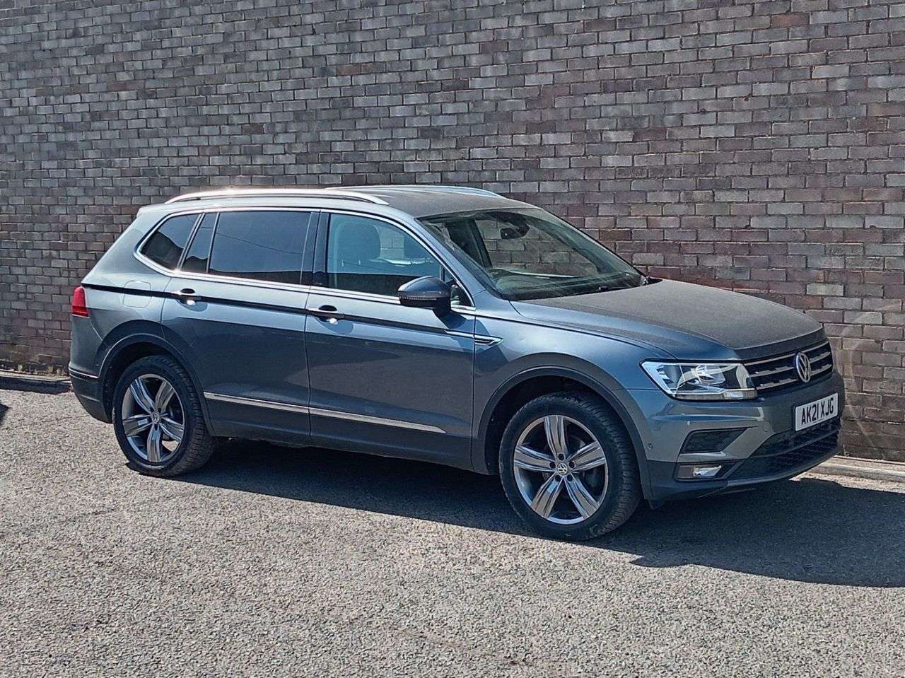 A 2021 VOLKSWAGEN TIGUAN ALLSPACE 2.0 TDI Match SUV 5dr Diesel Manual Euro 6 (s/s) (150 ps) A 2021 VOLKSWAGEN TIGUAN ALLSPACE 2.0 TDI Match SUV 5dr Diesel Manual Euro 6 (s/s) (150 ps)