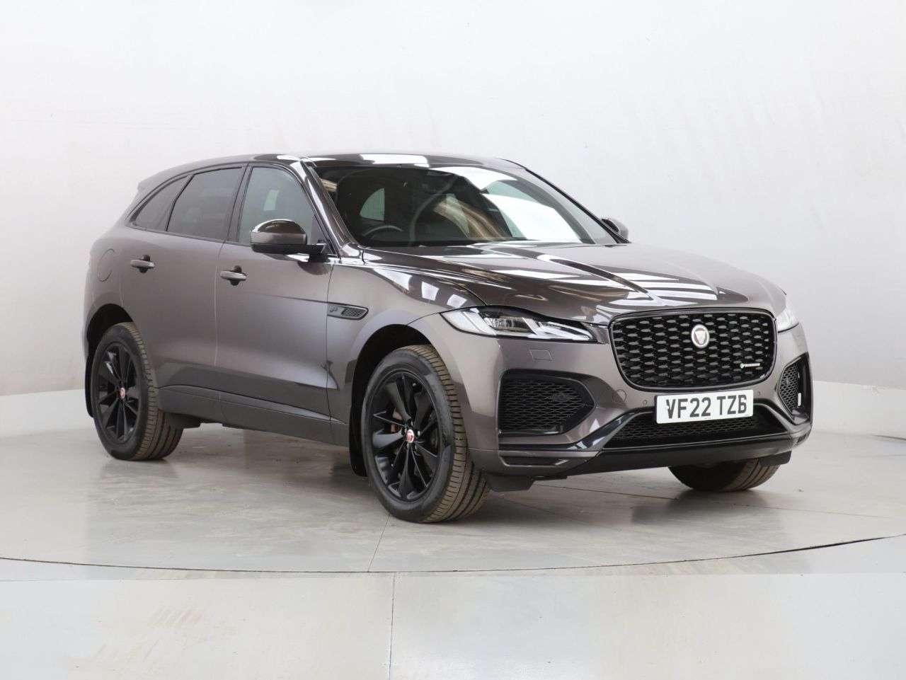 A 2022 JAGUAR F-PACE 2.0 P400e 17.1kWh R-Dynamic SE SUV 5dr Petrol Plug-in Hybrid Auto AWD Euro A 2022 JAGUAR F-PACE 2.0 P400e 17.1kWh R-Dynamic SE SUV 5dr Petrol Plug-in Hybrid Auto AWD Euro