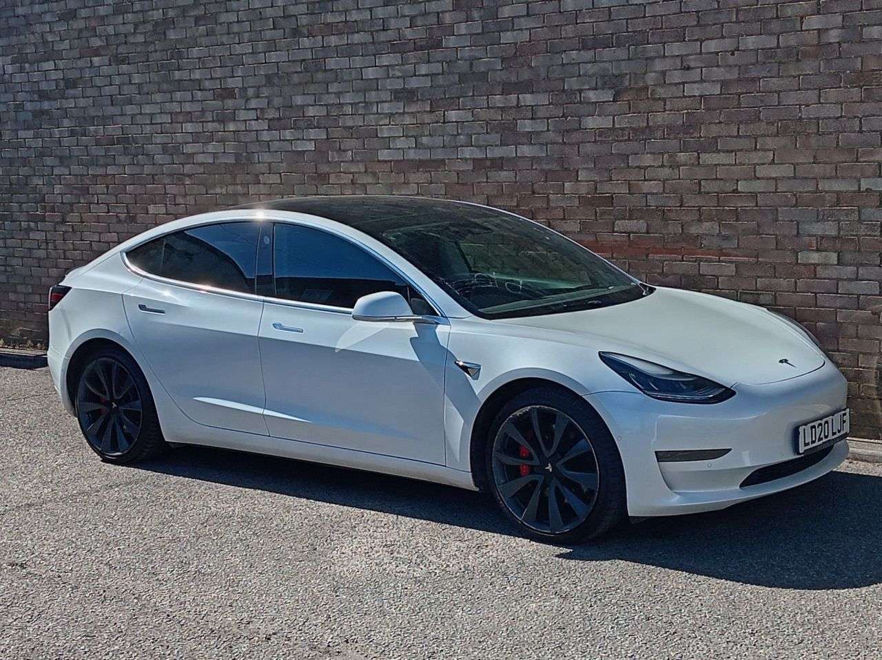 A 2020 TESLA MODEL 3 (Dual Motor) Performance Saloon 4dr Electric Auto 4WDE (Performance Upgrade A 2020 TESLA MODEL 3 (Dual Motor) Performance Saloon 4dr Electric Auto 4WDE (Performance Upgrade