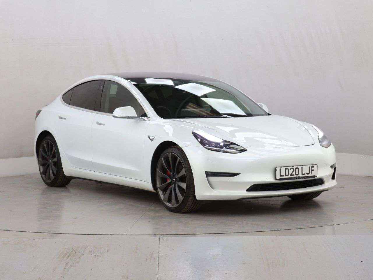 A 2020 TESLA MODEL 3 (Dual Motor) Performance Saloon 4dr Electric Auto 4WDE (Performance Upgrade A 2020 TESLA MODEL 3 (Dual Motor) Performance Saloon 4dr Electric Auto 4WDE (Performance Upgrade