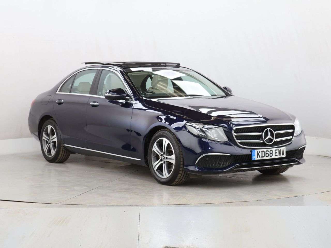 A 2019 MERCEDES-BENZ E CLASS 2.0 E220d SE (Premium Plus) Saloon 4dr Diesel G-Tronic+ Euro 6 (s/s) (194 p A 2019 MERCEDES-BENZ E CLASS 2.0 E220d SE (Premium Plus) Saloon 4dr Diesel G-Tronic+ Euro 6 (s/s) (194 p