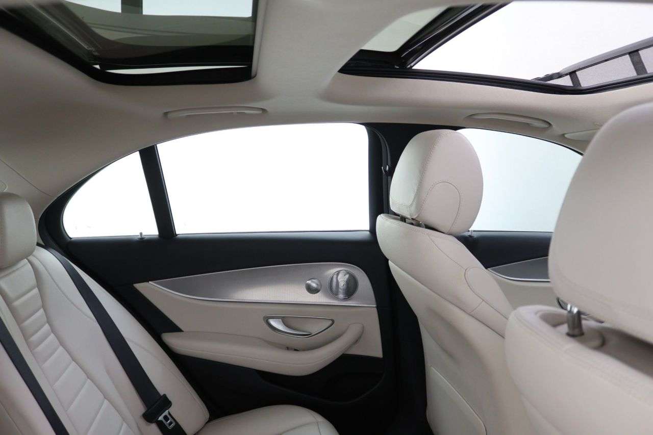 A 2019 MERCEDES-BENZ E CLASS 2.0 E220d SE (Premium Plus) Saloon 4dr Diesel G-Tronic+ Euro 6 (s/s) (194 p A 2019 MERCEDES-BENZ E CLASS 2.0 E220d SE (Premium Plus) Saloon 4dr Diesel G-Tronic+ Euro 6 (s/s) (194 p