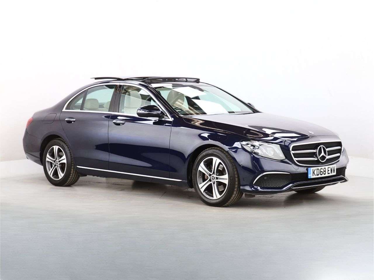 A 2019 MERCEDES-BENZ E CLASS 2.0 E220d SE (Premium Plus) Saloon 4dr Diesel G-Tronic+ Euro 6 (s/s) (194 p A 2019 MERCEDES-BENZ E CLASS 2.0 E220d SE (Premium Plus) Saloon 4dr Diesel G-Tronic+ Euro 6 (s/s) (194 p