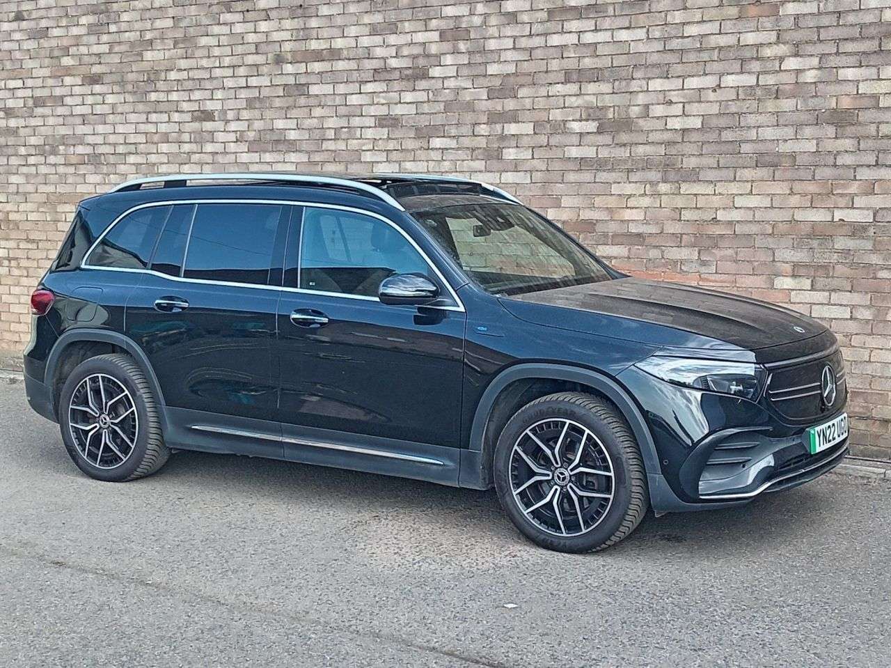 A 2022 MERCEDES-BENZ EQB EQB 350 66.5kWh AMG Line (Premium) SUV 5dr Electric Auto 4MATIC (292 ps) A 2022 MERCEDES-BENZ EQB EQB 350 66.5kWh AMG Line (Premium) SUV 5dr Electric Auto 4MATIC (292 ps)