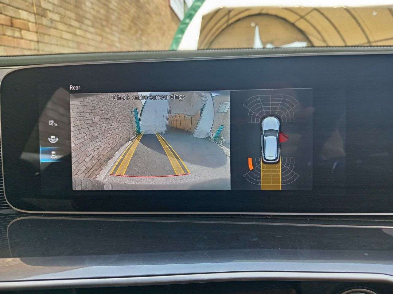 A 2020 MERCEDES-BENZ EQC EQC 400 80kWh AMG Line SUV 5dr Electric Auto 4MATIC (408 ps) A 2020 MERCEDES-BENZ EQC EQC 400 80kWh AMG Line SUV 5dr Electric Auto 4MATIC (408 ps)