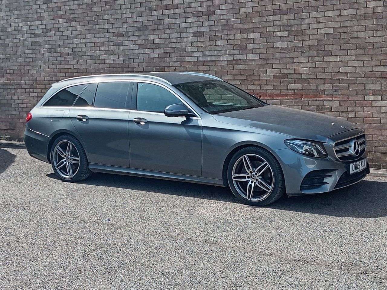 A 2019 MERCEDES-BENZ E CLASS 2.0 E220d AMG Line Estate 5dr Diesel G-Tronic+ Euro 6 (s/s) (194 ps) A 2019 MERCEDES-BENZ E CLASS 2.0 E220d AMG Line Estate 5dr Diesel G-Tronic+ Euro 6 (s/s) (194 ps)